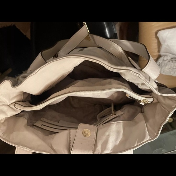 Michael Kors Ivory Leather Beverly Large Shoulder Bag Purse - Picture 9 of 14